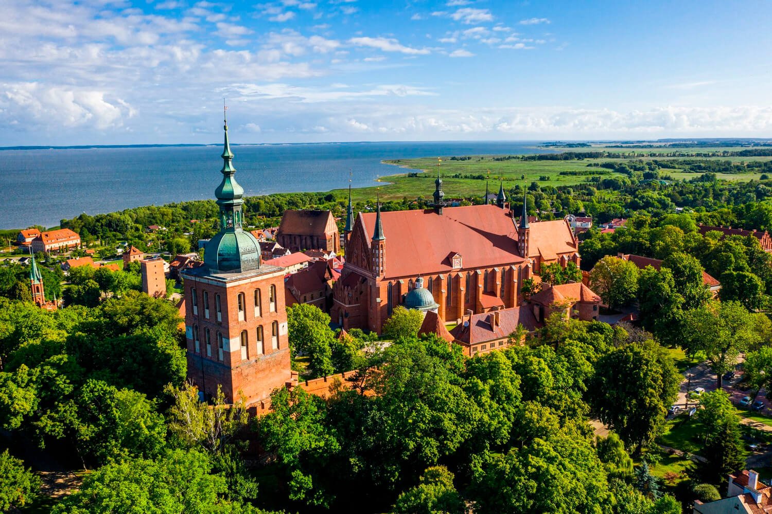 Twoje przygody nie kończą się w Narusa Leśna Przystań!